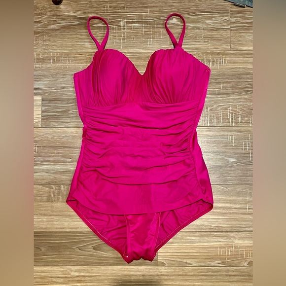 Miraclesuit Rialto One Piece Swimsuit Sweetheart Shirred Fuchsia Womens 14 - Picture 3 of 7